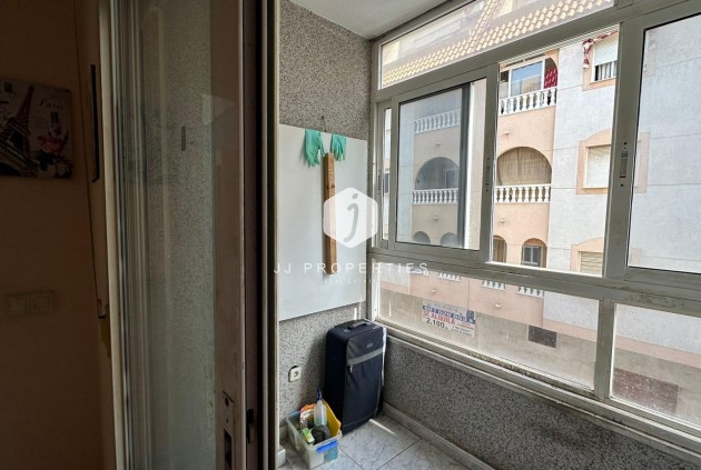 Tweedehands - Appartement / flat -
Torrevieja - Estacion de autobuses