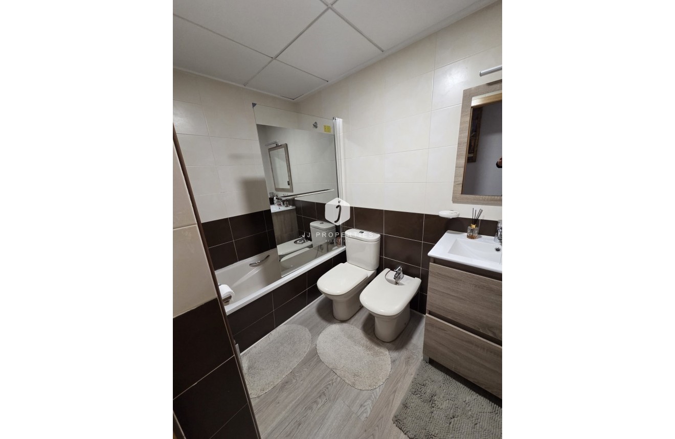 Tweedehands - Appartement / flat -
Torrevieja - Costa Blanca