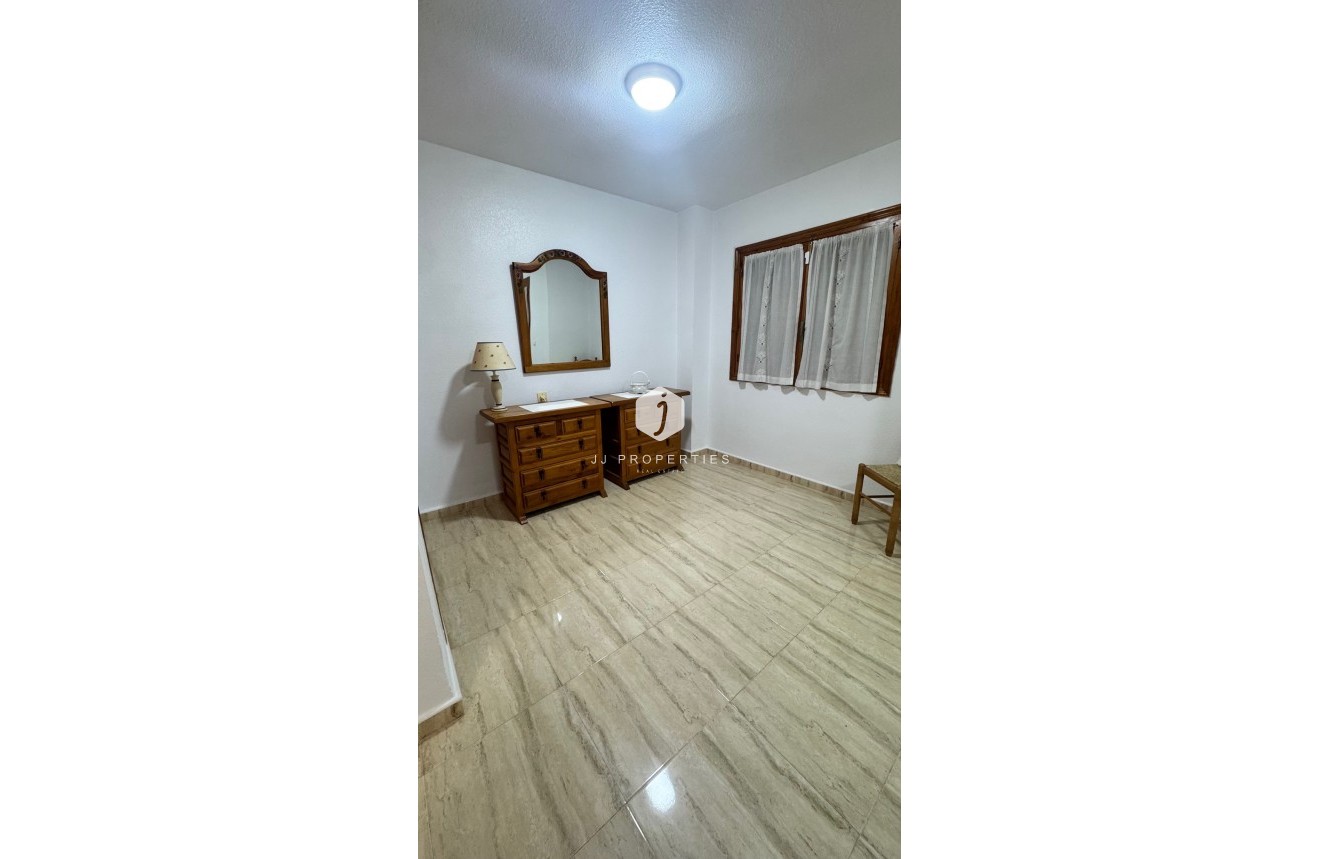 Tweedehands - Chalet -
Orihuela Costa - Costa Blanca