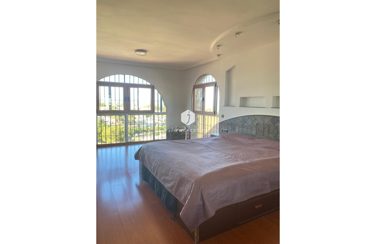 Aus zweiter Hand - Villa -
Torrevieja - Costa Blanca