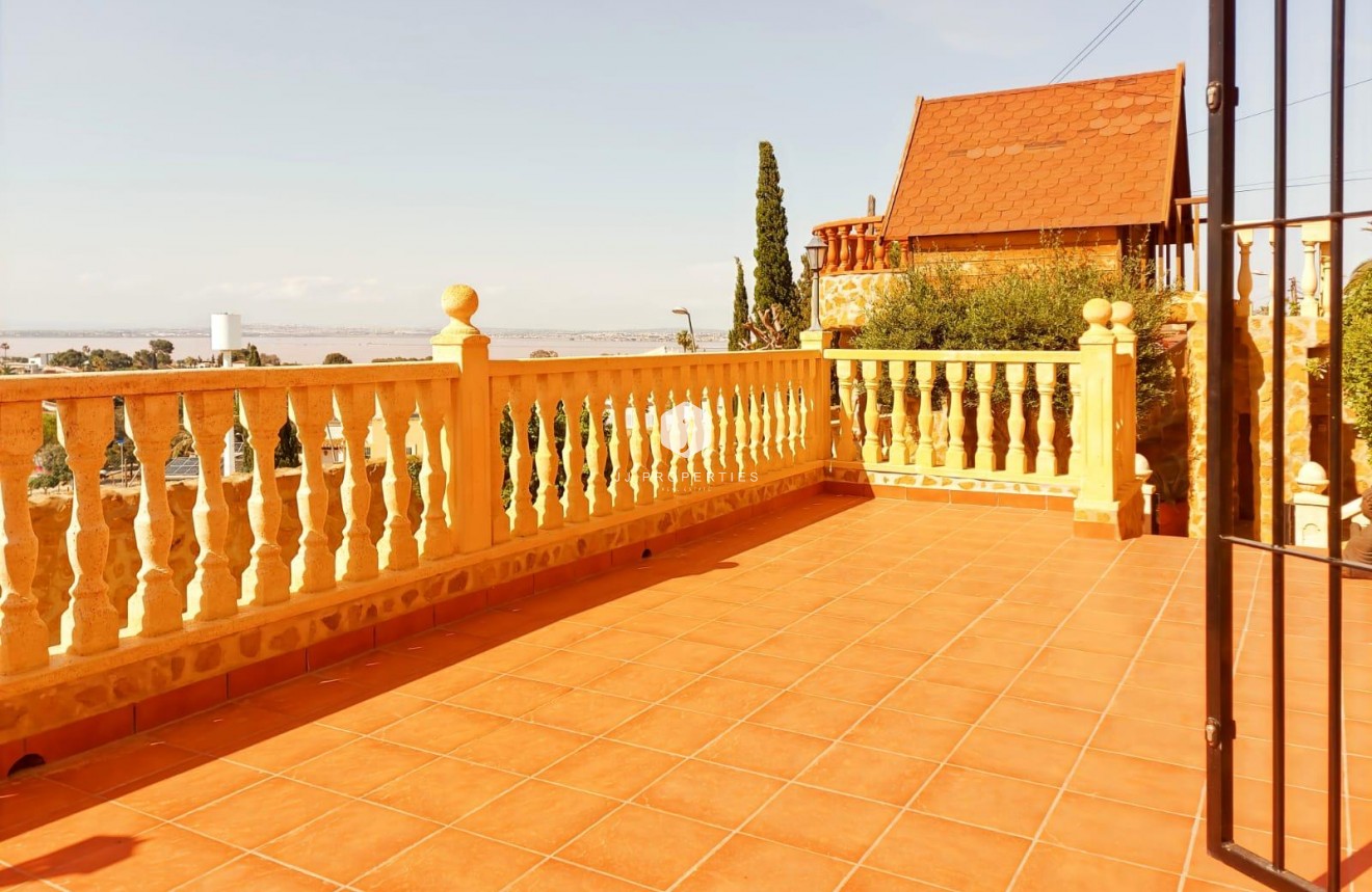 Aus zweiter Hand - Villa -
Torrevieja - Costa Blanca