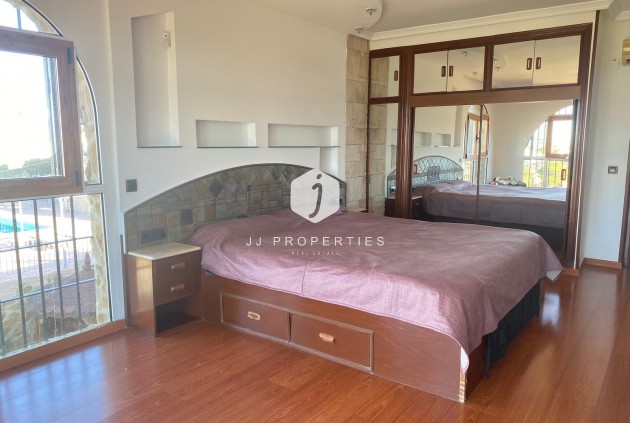 Aus zweiter Hand - Villa -
Torrevieja - Costa Blanca