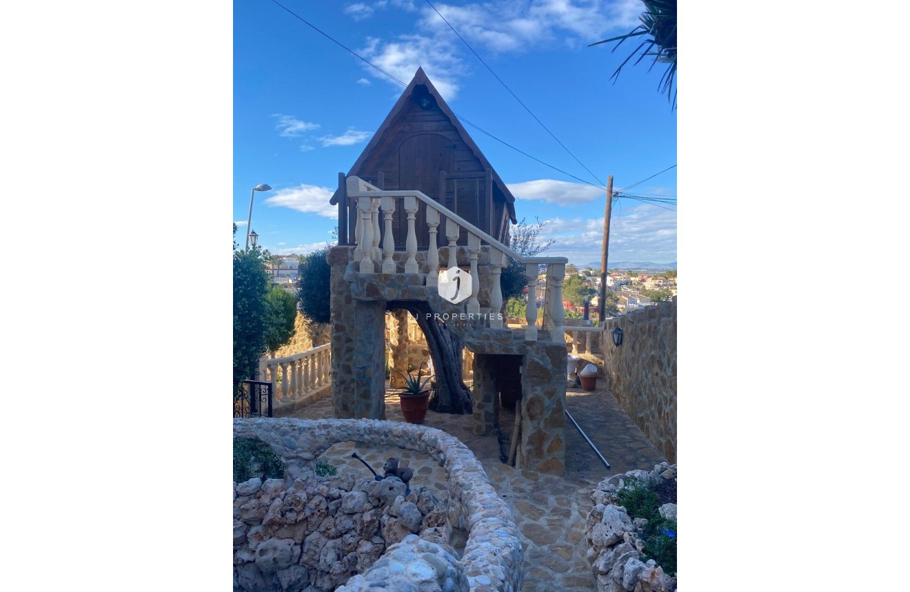 Aus zweiter Hand - Villa -
Torrevieja - Costa Blanca