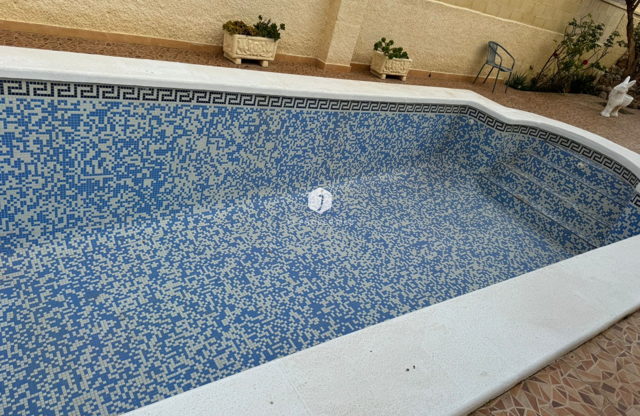 Z drugiej ręki - Villa -
Orihuela Costa - Costa Blanca