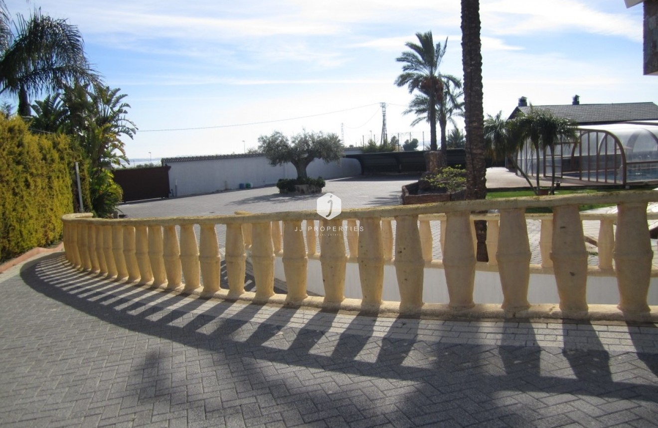 Tweedehands - Landelijk eigendom -
Los Montesinos - Costa Blanca