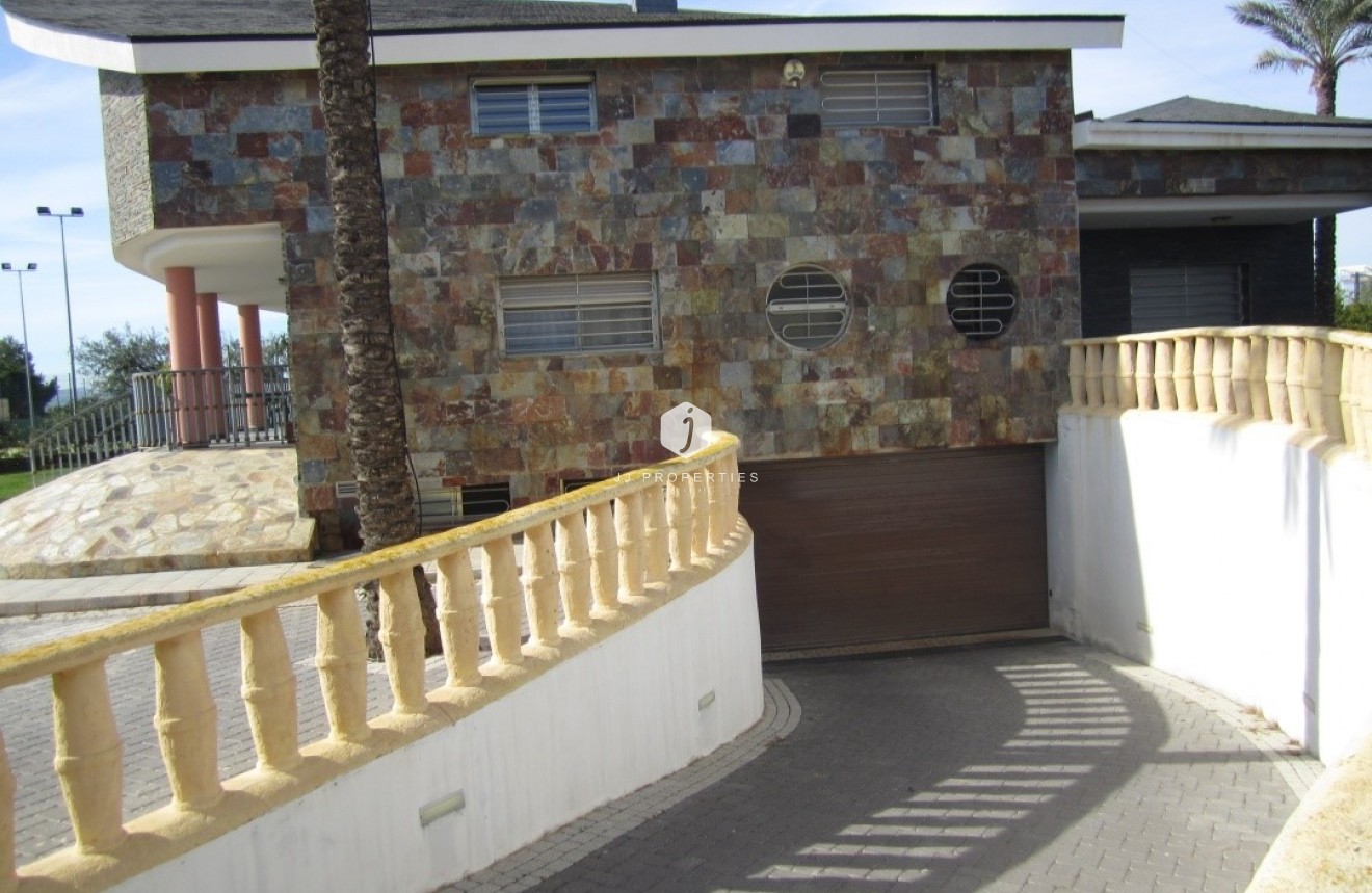 Tweedehands - Landelijk eigendom -
Los Montesinos - Costa Blanca