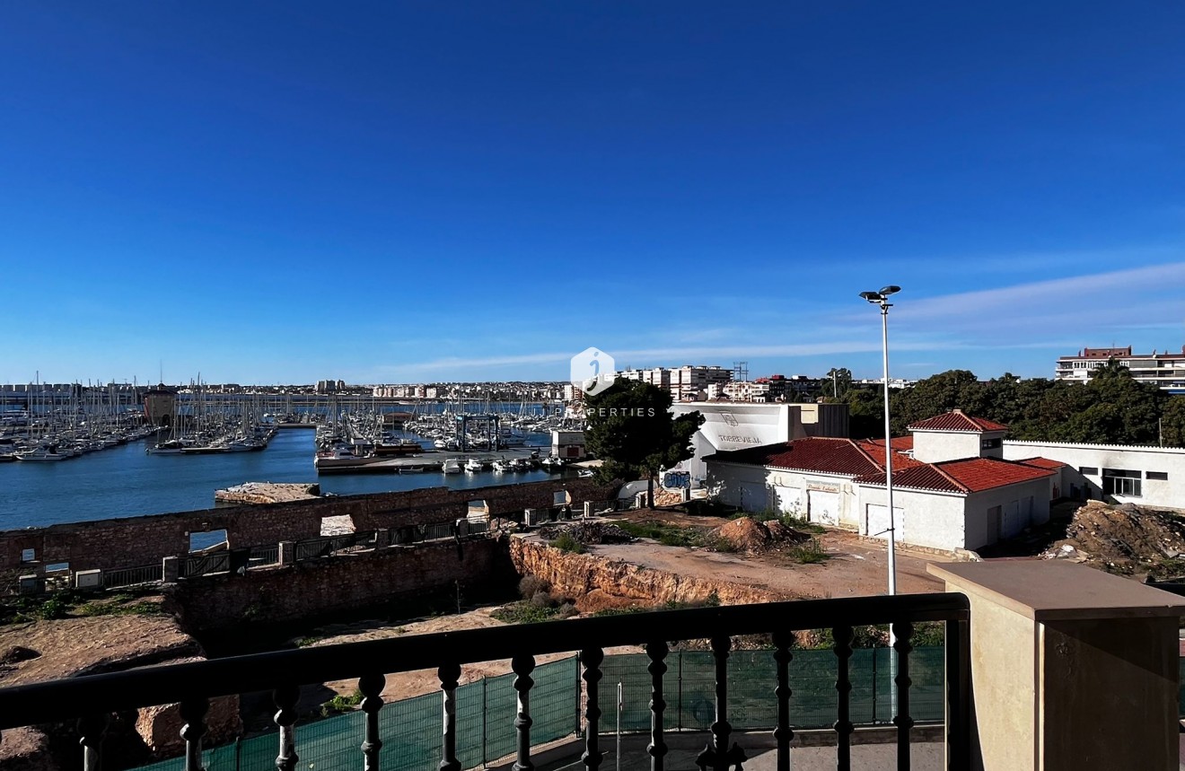 Z drugiej ręki - Mieszkanie w bloku -
Torrevieja - Costa Blanca