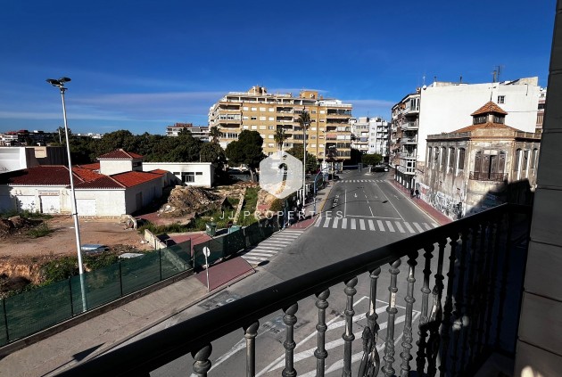 Z drugiej ręki - Mieszkanie w bloku -
Torrevieja - Costa Blanca