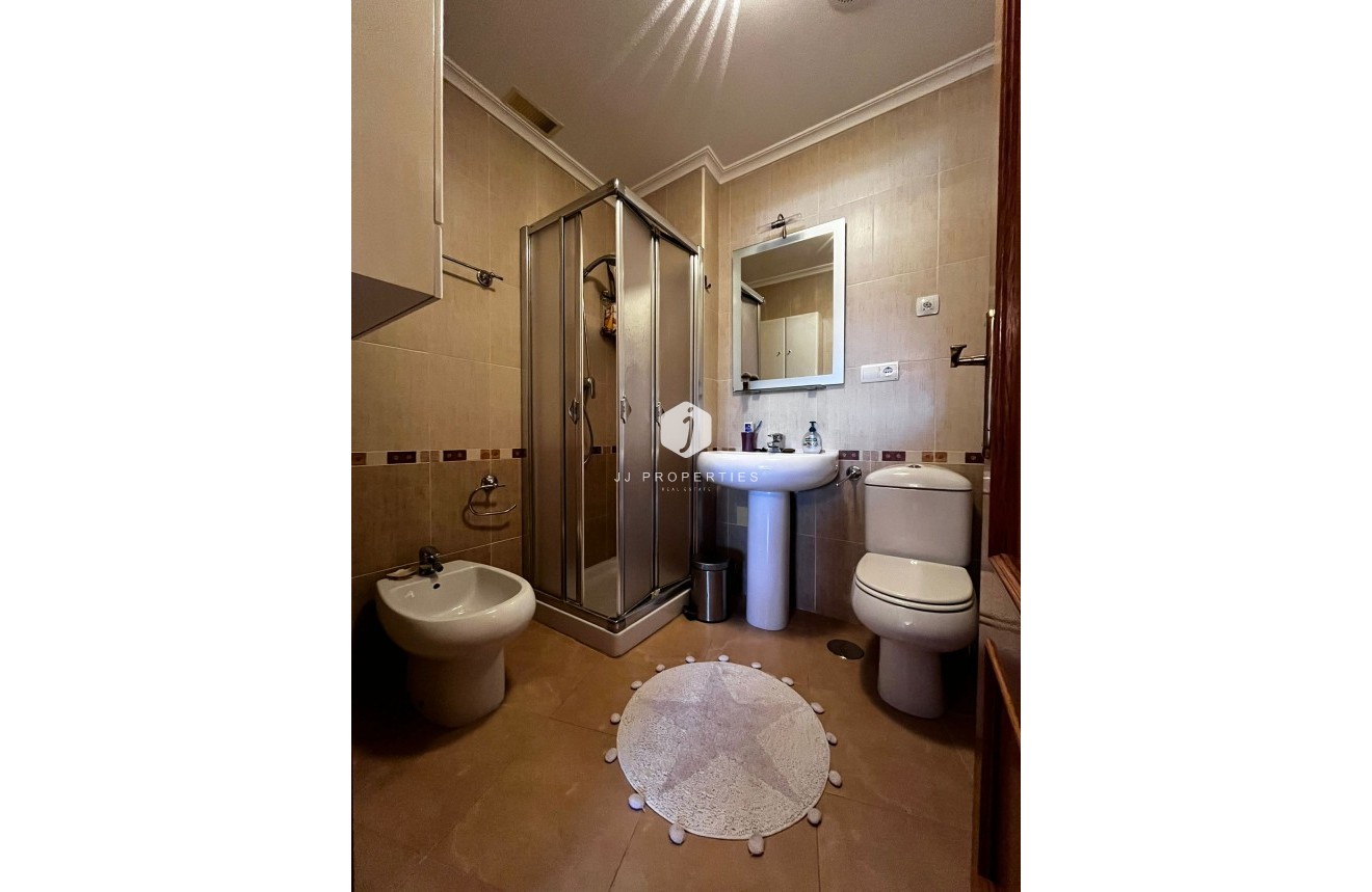 Z drugiej ręki - Mieszkanie w bloku -
Torrevieja - Costa Blanca