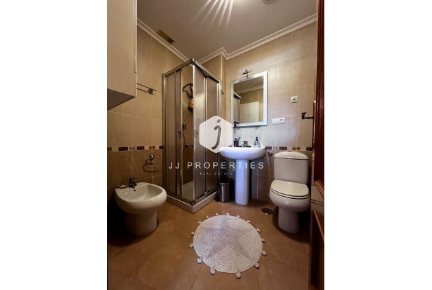 Z drugiej ręki - Mieszkanie w bloku -
Torrevieja - Costa Blanca