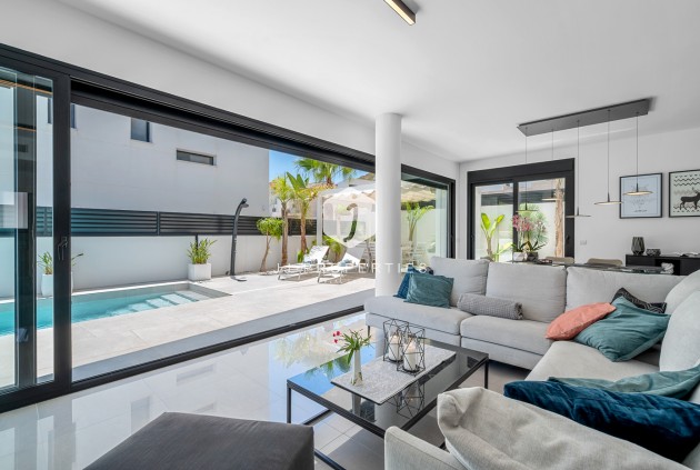 Tweedehands - Villa -
Guardamar del Segura - Costa Blanca