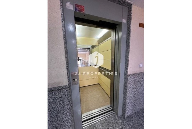 D'occasion - Appartement -
Torrevieja - Costa Blanca