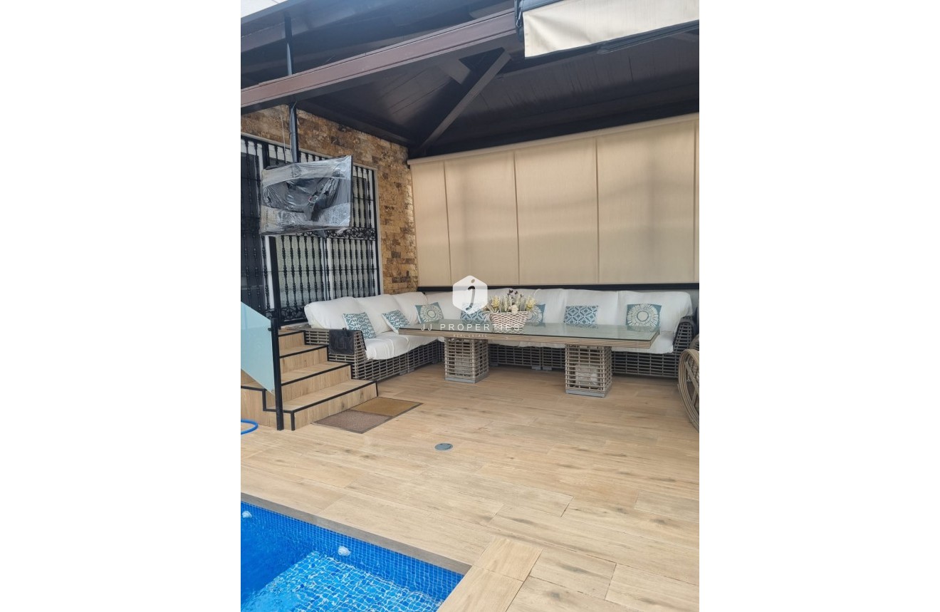 Tweedehands - Chalet -
Orihuela Costa - Costa Blanca