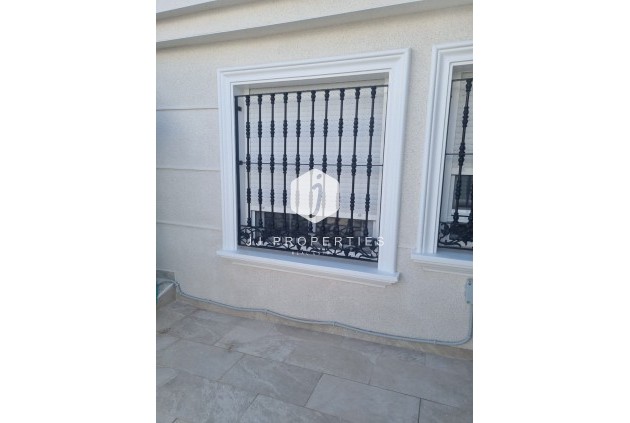 Tweedehands - Chalet -
Orihuela Costa - Costa Blanca