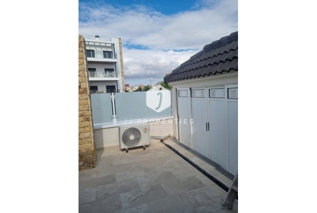 Tweedehands - Chalet -
Orihuela Costa - Costa Blanca