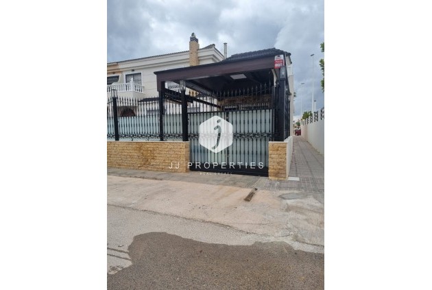 Tweedehands - Chalet -
Orihuela Costa - Costa Blanca