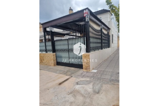 Tweedehands - Chalet -
Orihuela Costa - Costa Blanca