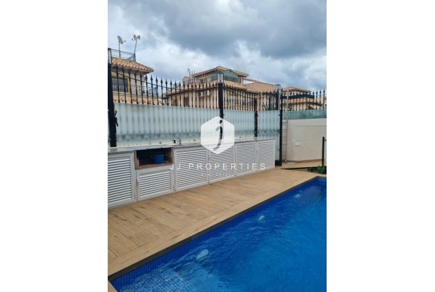 Tweedehands - Chalet -
Orihuela Costa - Costa Blanca