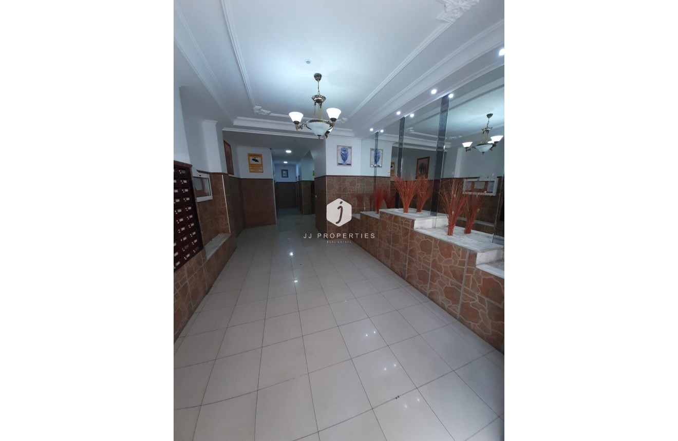 Tweedehands - Appartement / flat -
Torrevieja - Costa Blanca