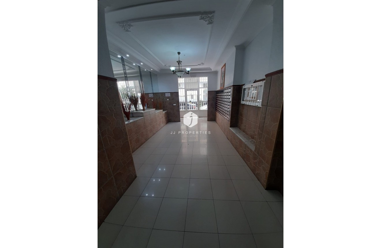 Tweedehands - Appartement / flat -
Torrevieja - Costa Blanca