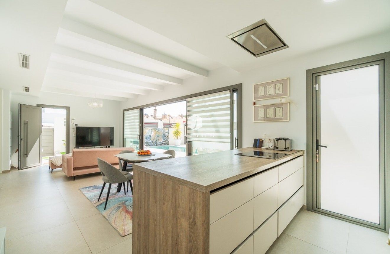 Z drugiej ręki - Villa -
Orihuela Costa - Costa Blanca