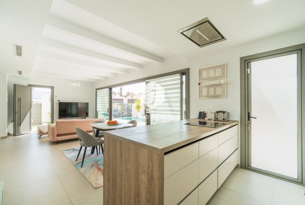 Z drugiej ręki - Villa -
Orihuela Costa - Costa Blanca