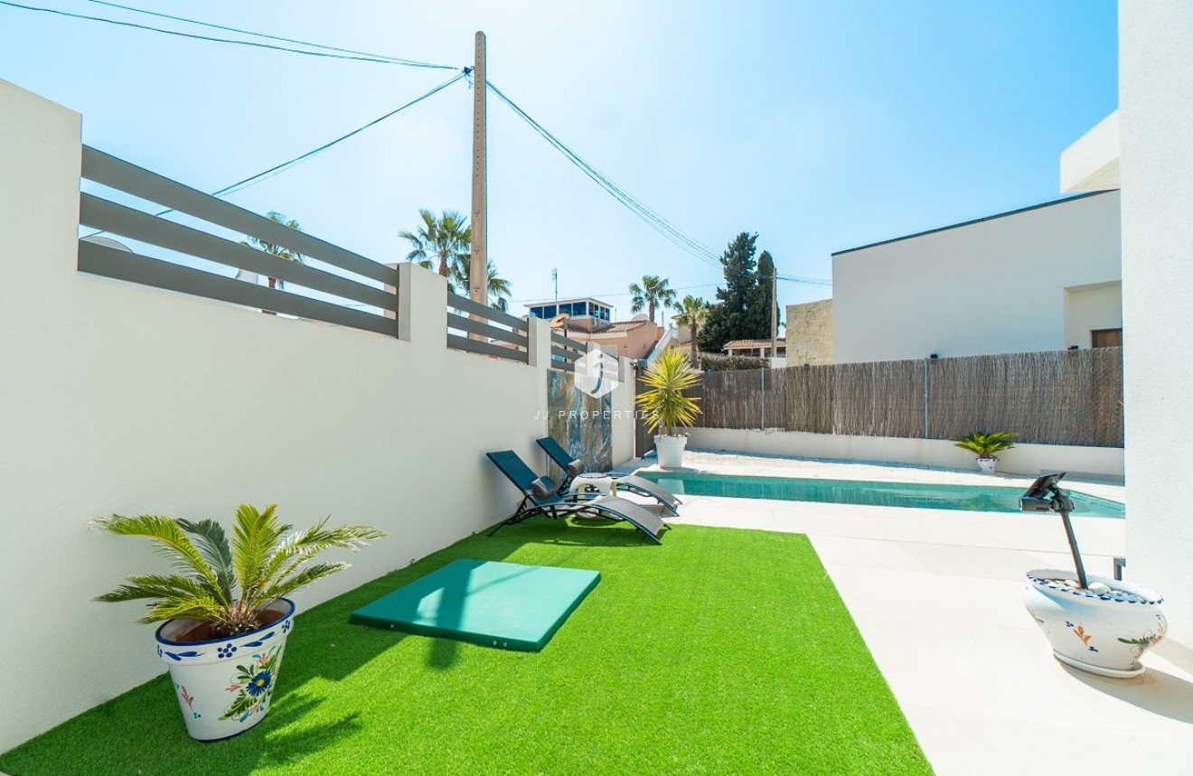 Z drugiej ręki - Villa -
Orihuela Costa - Costa Blanca