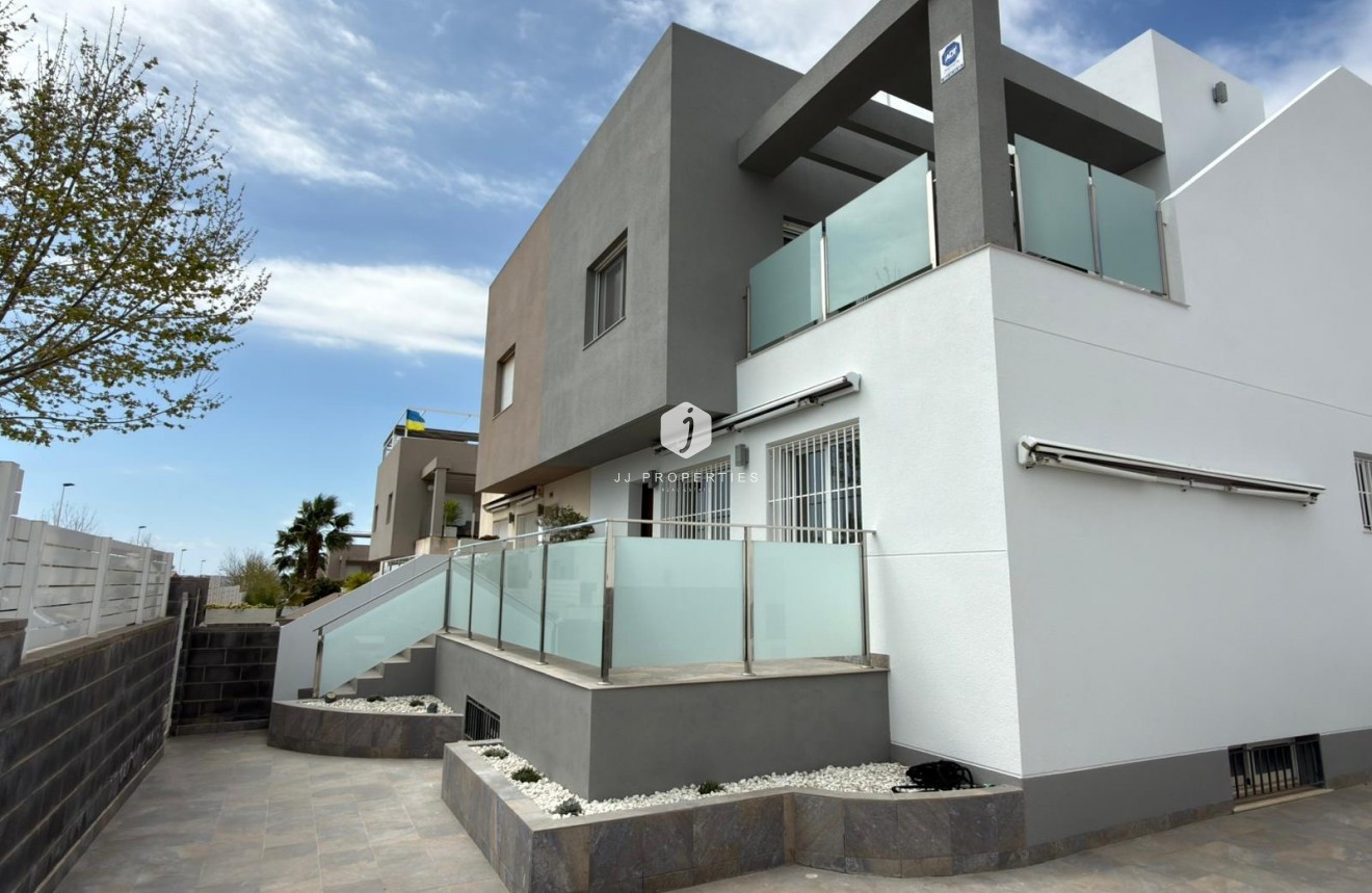 Z drugiej ręki - Villa -
Torrevieja - Costa Blanca