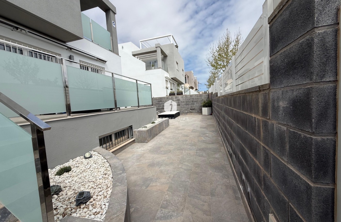 Z drugiej ręki - Villa -
Torrevieja - Costa Blanca