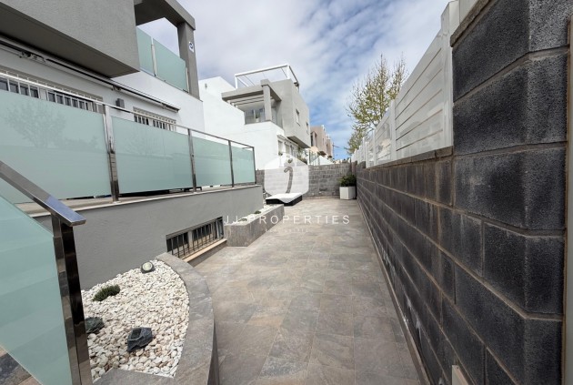 Z drugiej ręki - Villa -
Torrevieja - Costa Blanca