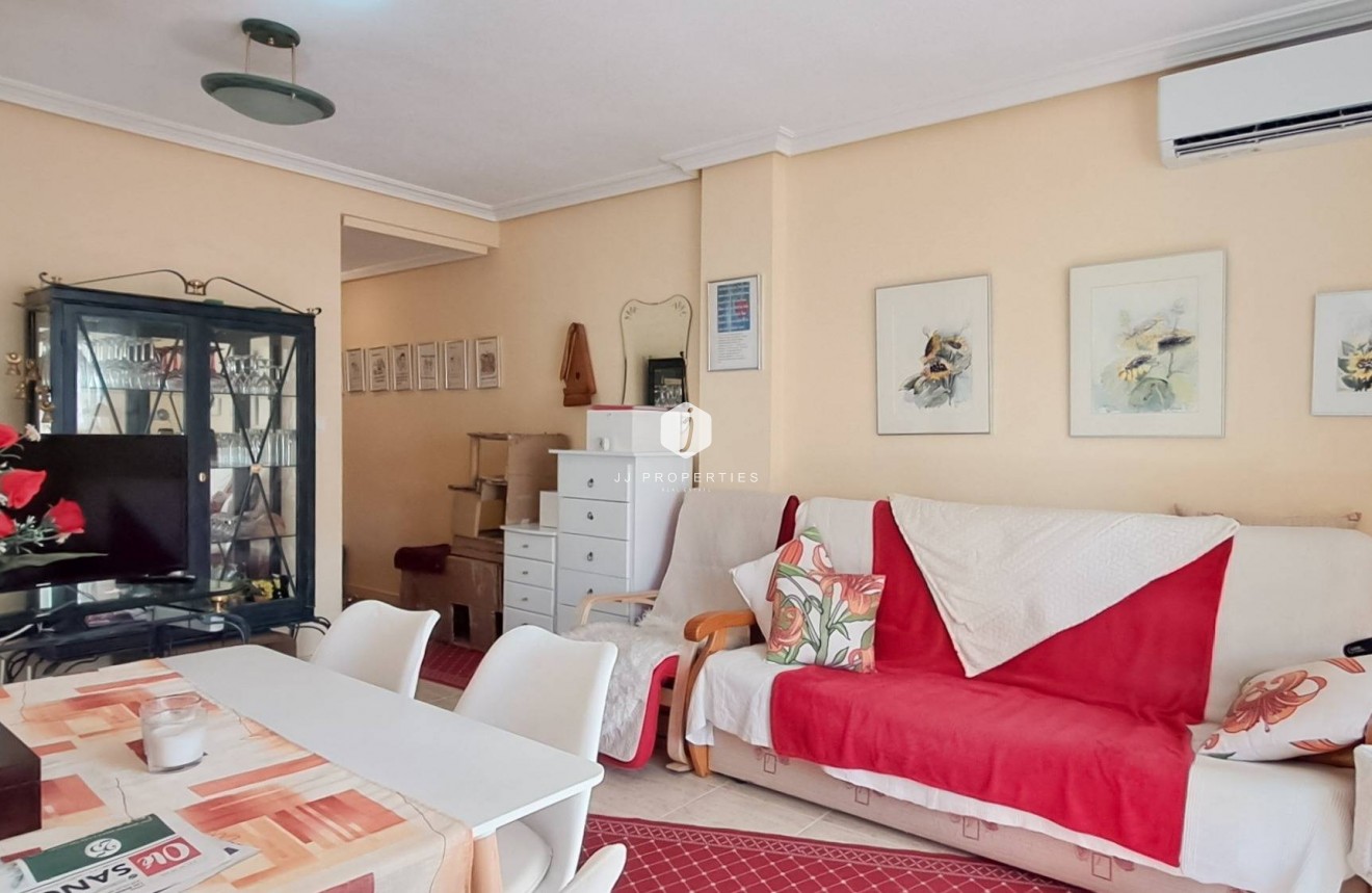 Segunda mano - Ático -
Torrevieja