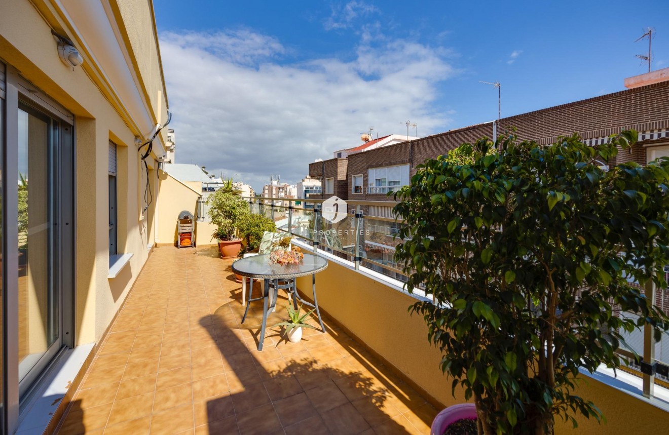 Aus zweiter Hand - Penthouse -
Torrevieja - Centro