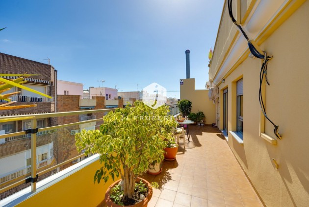 Aus zweiter Hand - Penthouse -
Torrevieja - Centro