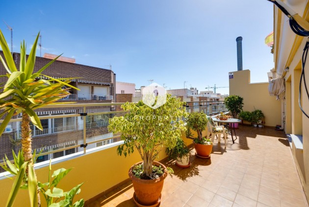 Aus zweiter Hand - Penthouse -
Torrevieja - Centro