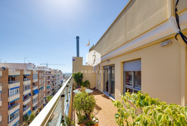 Aus zweiter Hand - Penthouse -
Torrevieja - Centro