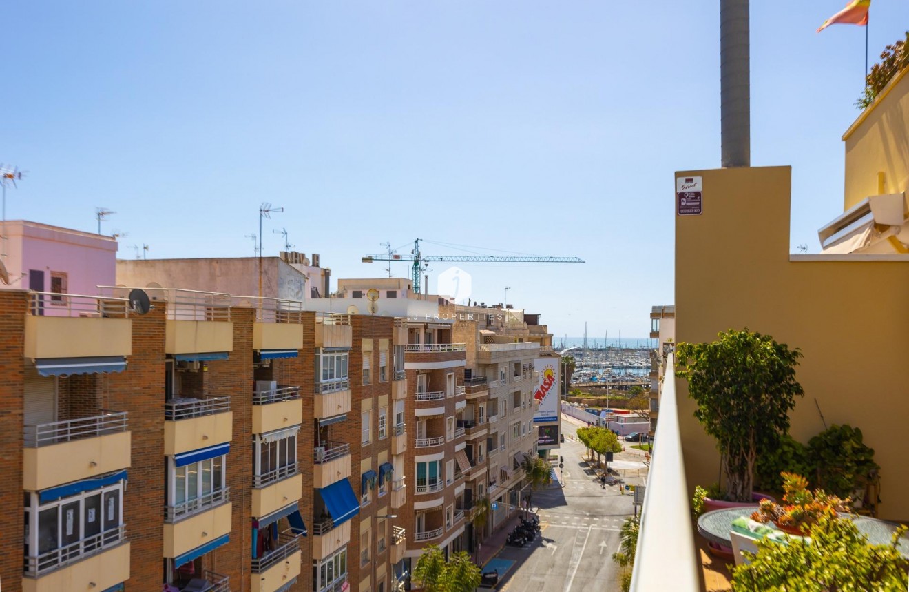 Aus zweiter Hand - Penthouse -
Torrevieja - Centro
