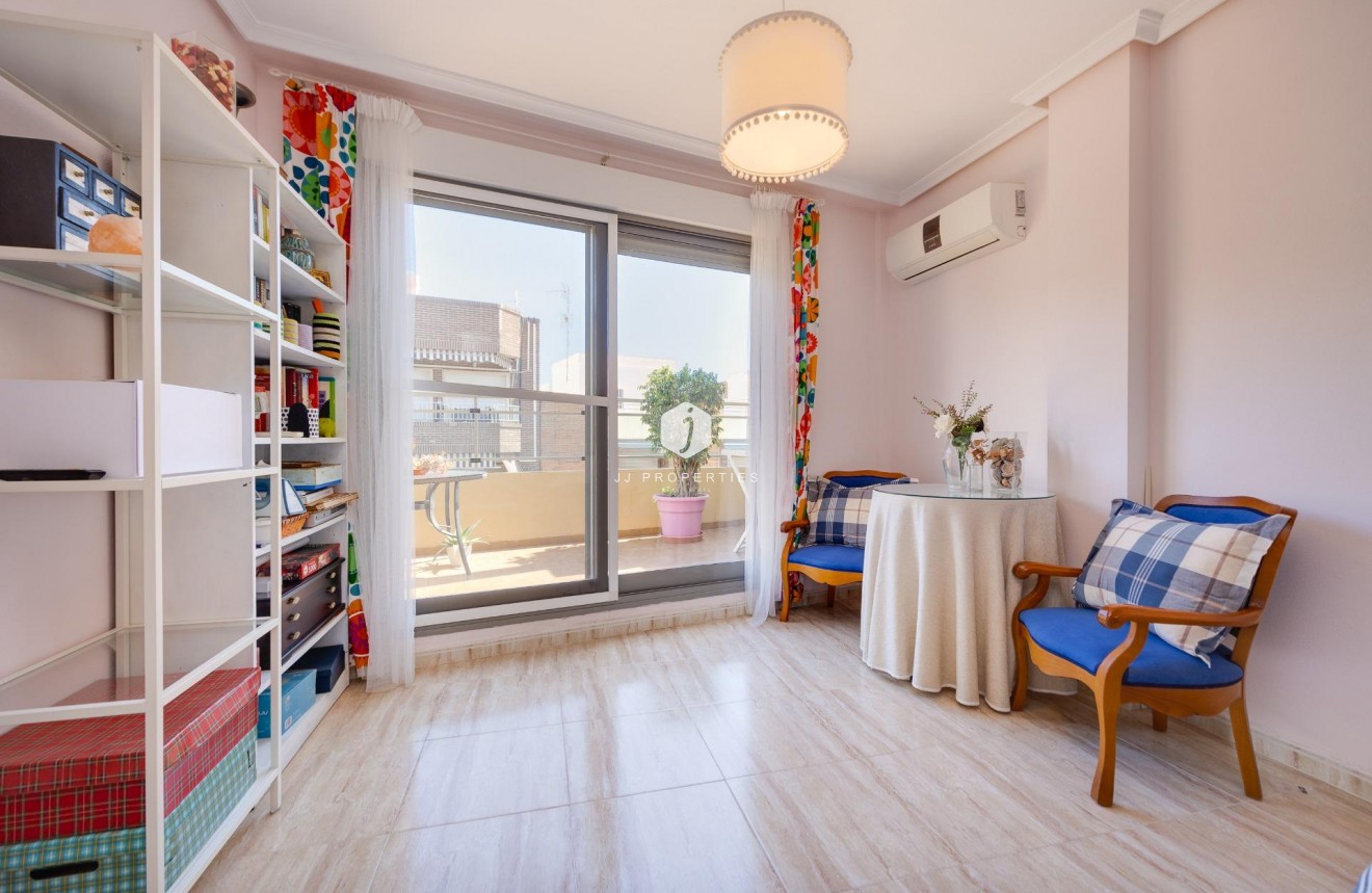 Aus zweiter Hand - Penthouse -
Torrevieja - Centro