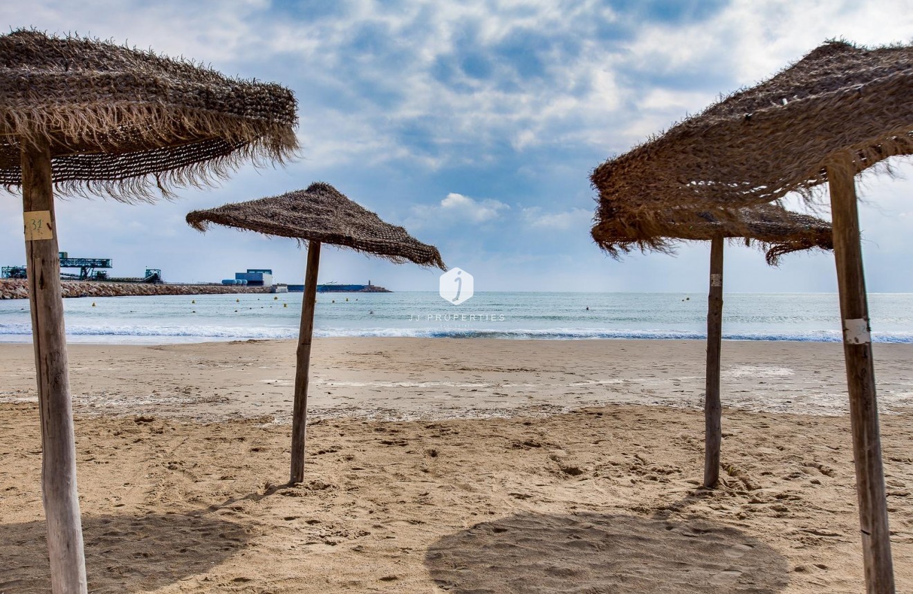 Aus zweiter Hand - Penthouse -
Torrevieja - Centro