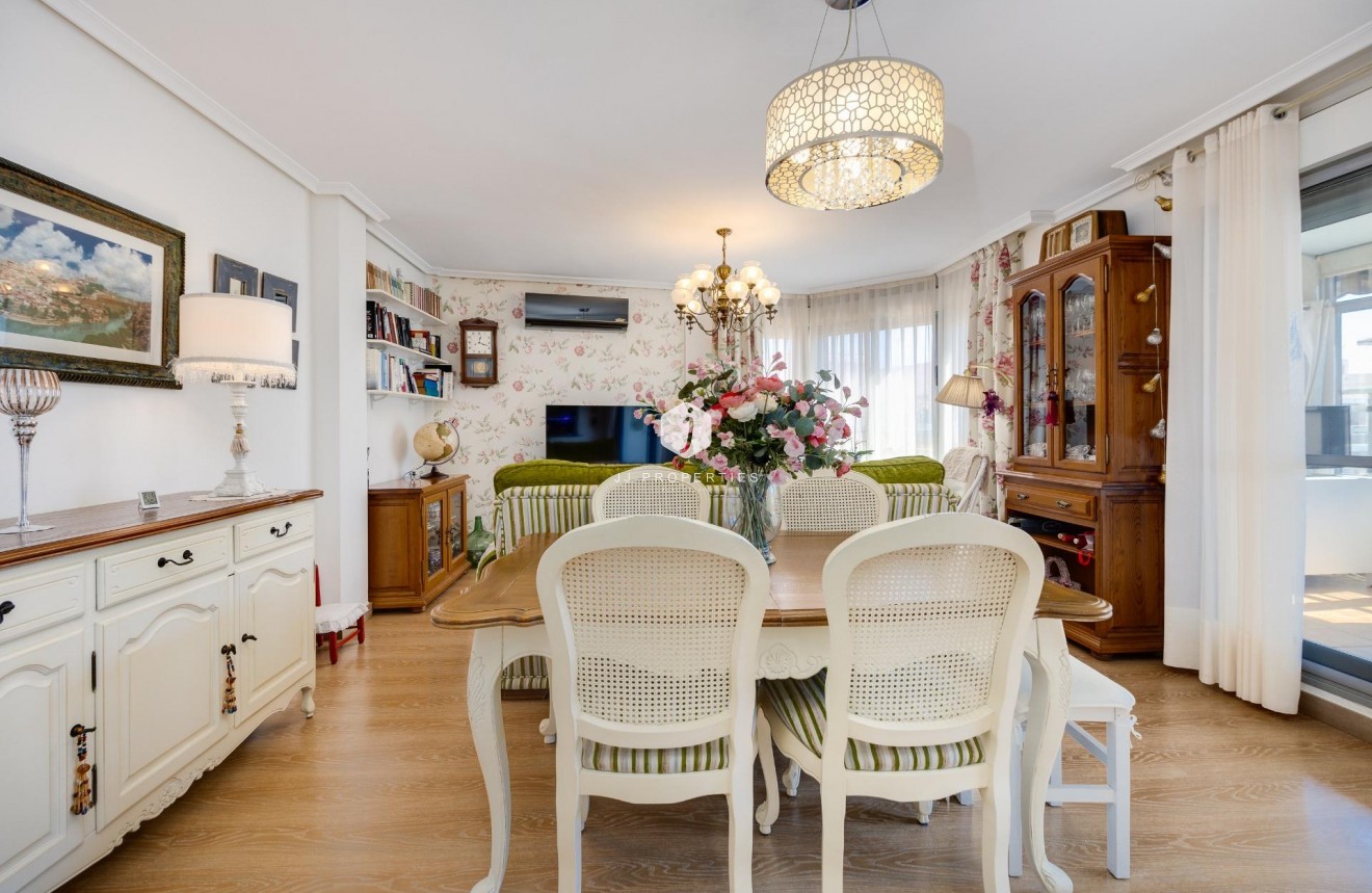 Segunda mano - Ático -
Torrevieja - Centro