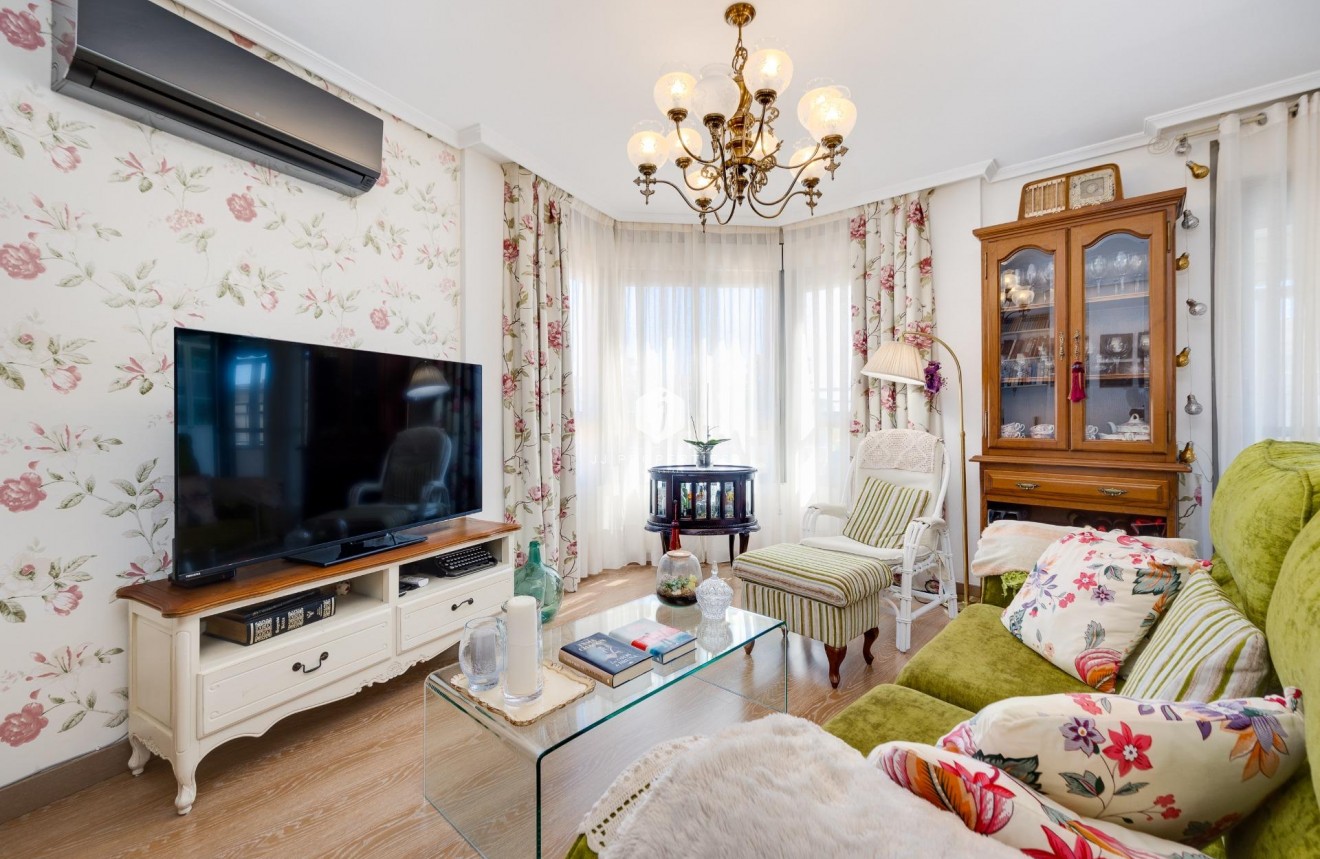 Segunda mano - Ático -
Torrevieja - Centro