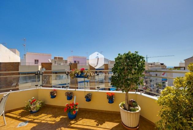 Segunda mano - Ático -
Torrevieja - Centro