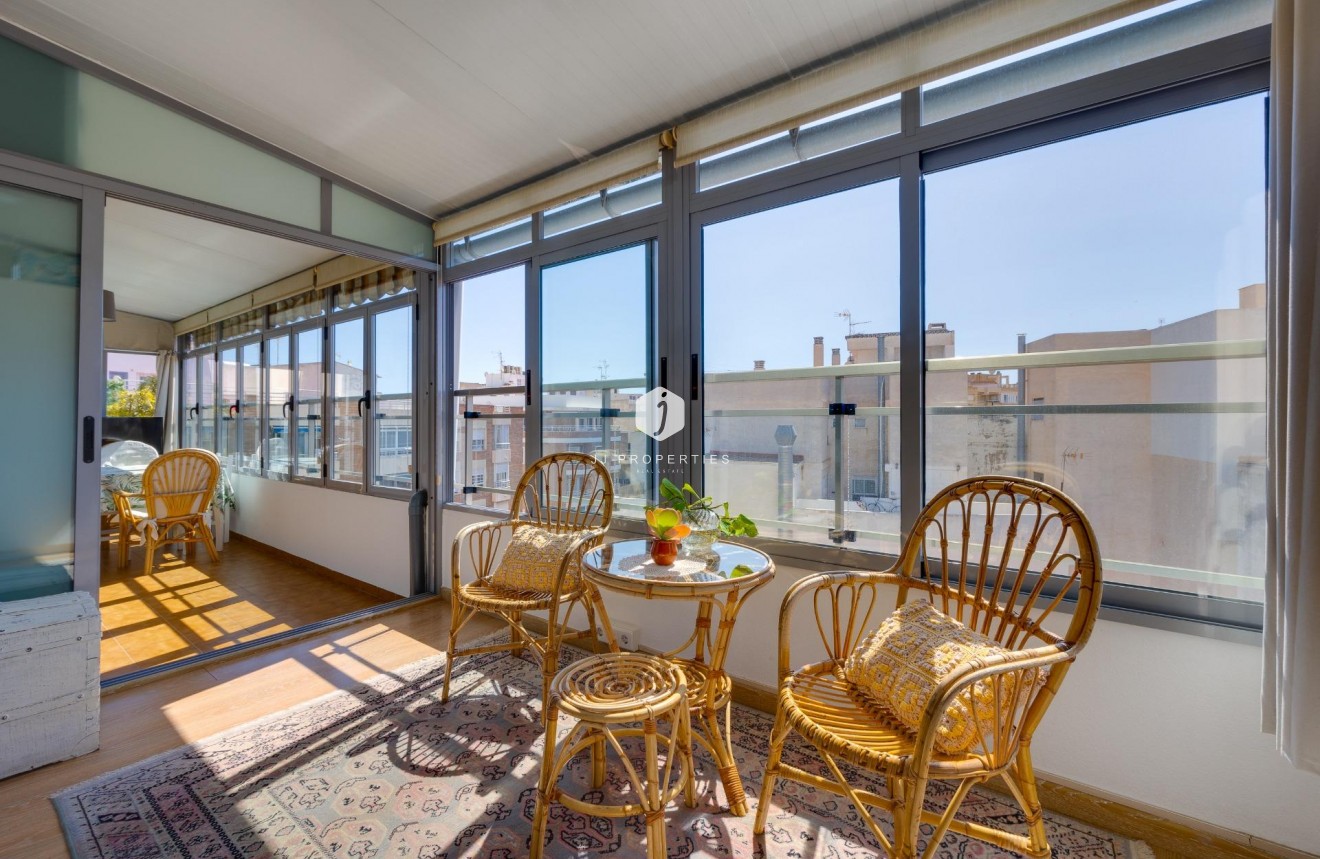 Segunda mano - Ático -
Torrevieja - Centro