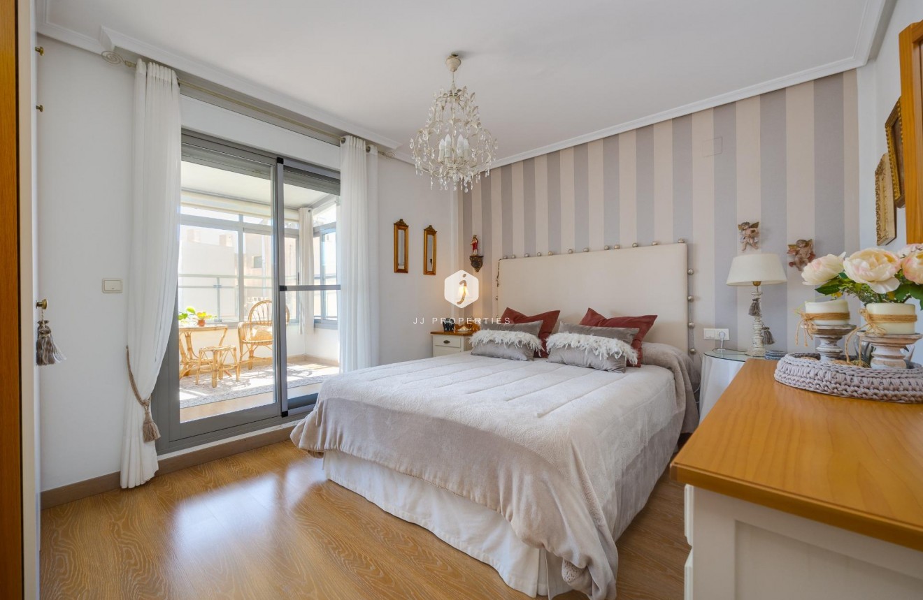 Segunda mano - Ático -
Torrevieja - Centro