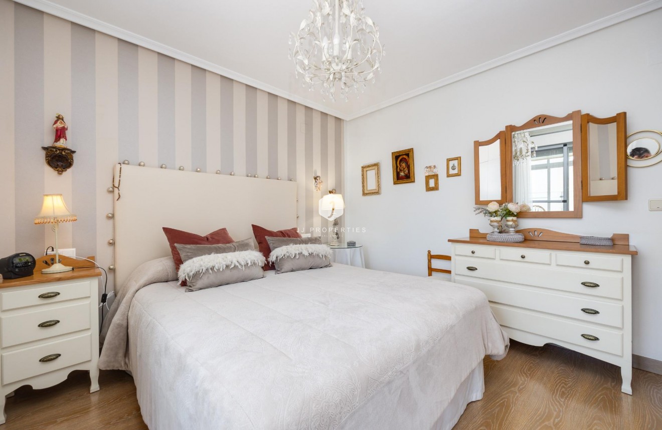 Segunda mano - Ático -
Torrevieja - Centro