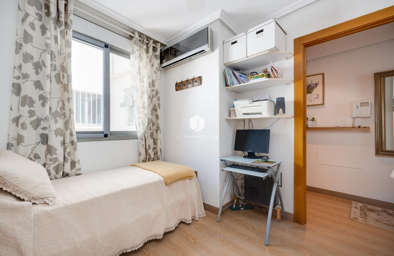 Segunda mano - Ático -
Torrevieja - Centro