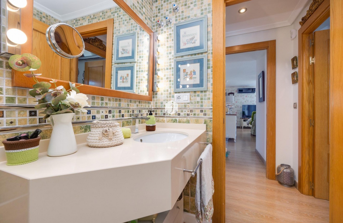 Segunda mano - Ático -
Torrevieja - Centro