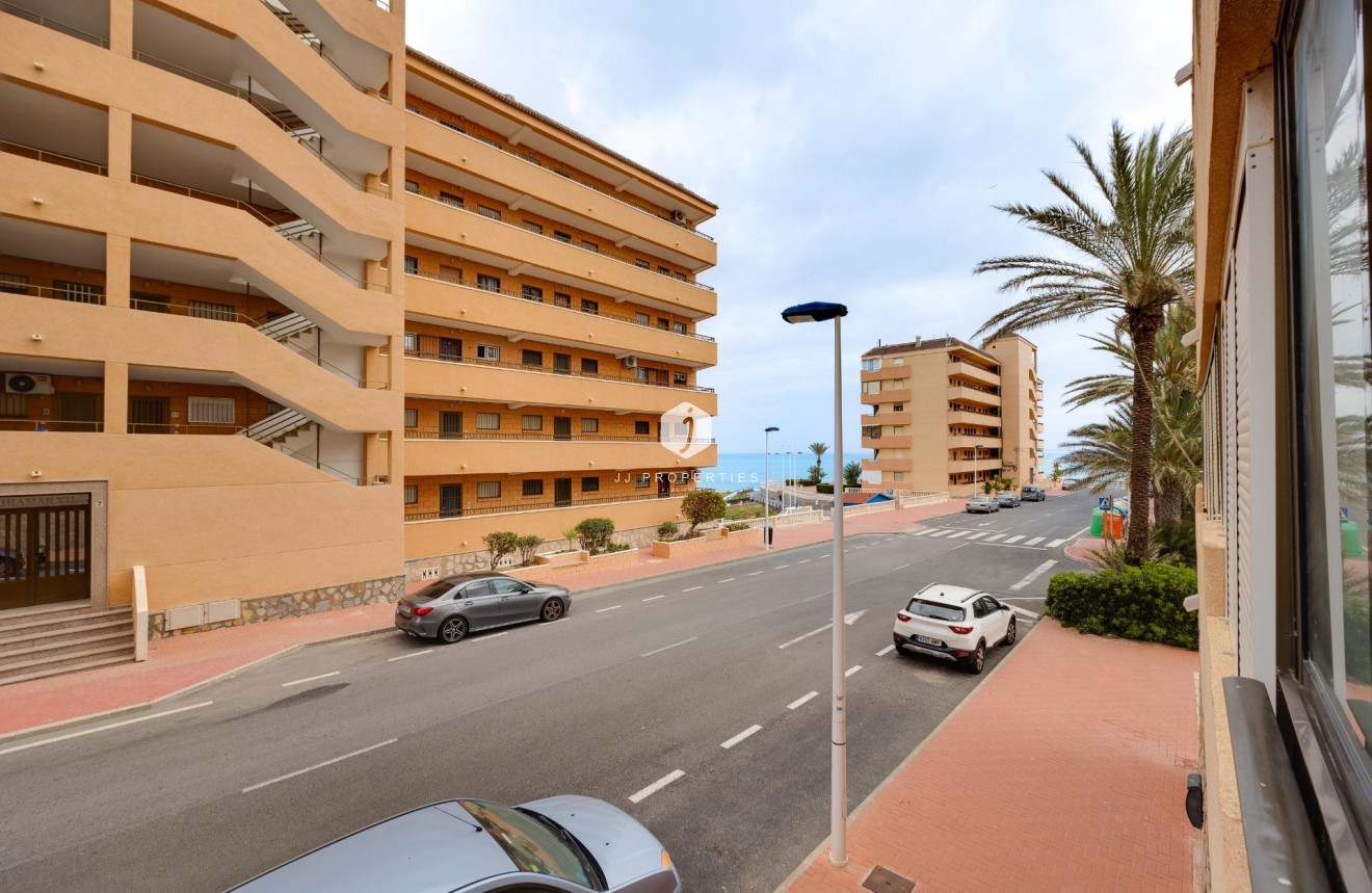 Tweedehands - Appartement / flat -
Torrevieja - Cabo cervera