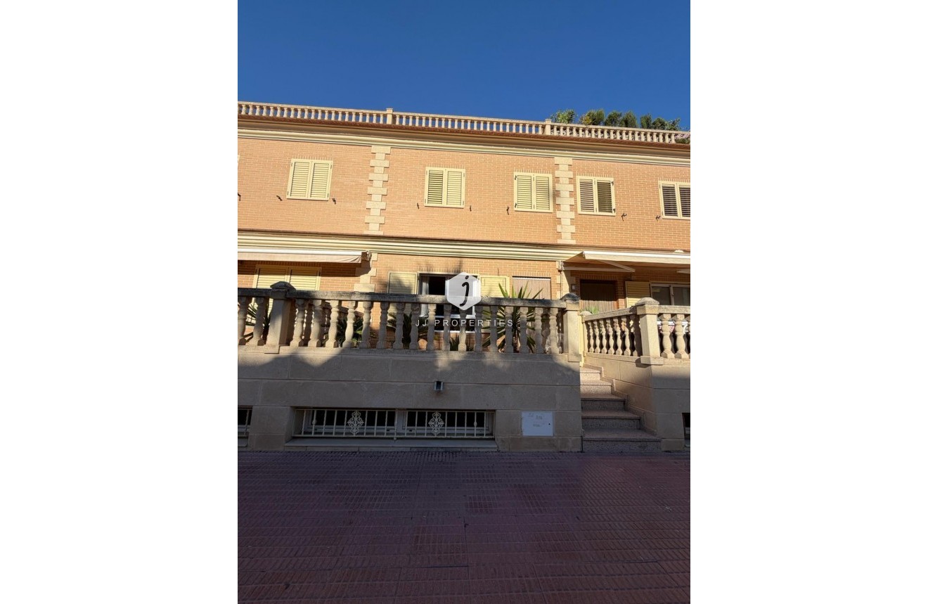 Z drugiej ręki - Szalet -
Guardamar del Segura - Pueblo