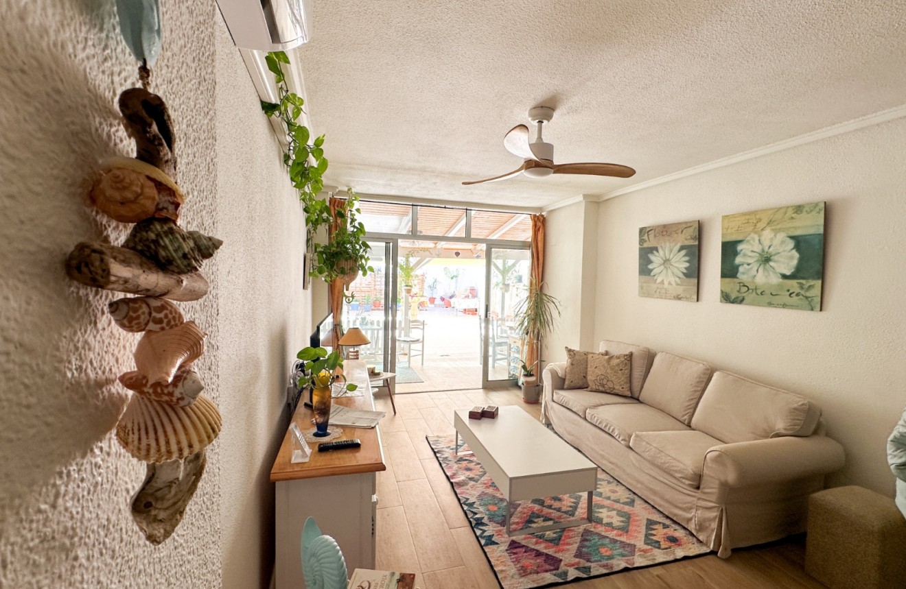 Z drugiej ręki - Mieszkanie w bloku -
Torrevieja - Costa Blanca