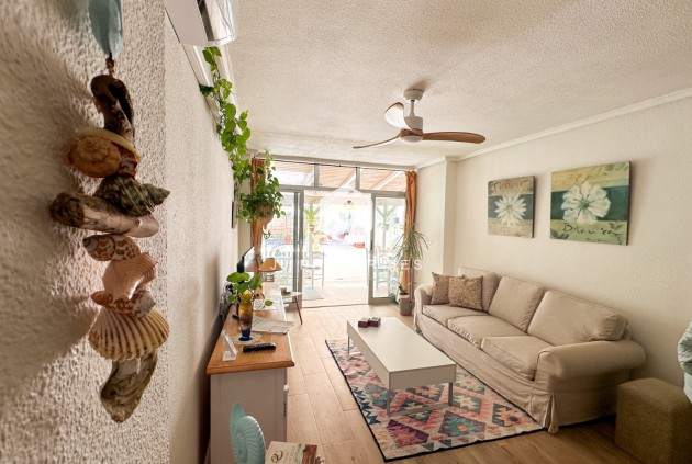 Z drugiej ręki - Mieszkanie w bloku -
Torrevieja - Costa Blanca